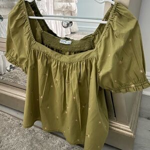 Arizona Jean Company Green Embroidered Blouse